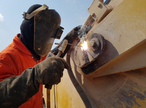 welding on heavy machinery